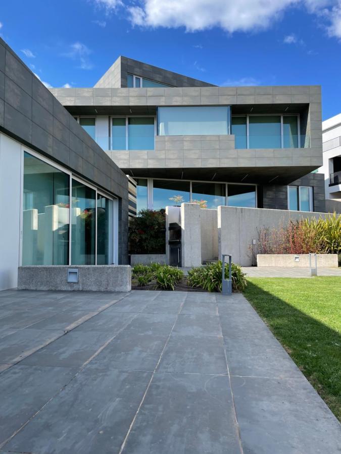 Tres Prismas Exclusive Villa Sarria Exterior photo