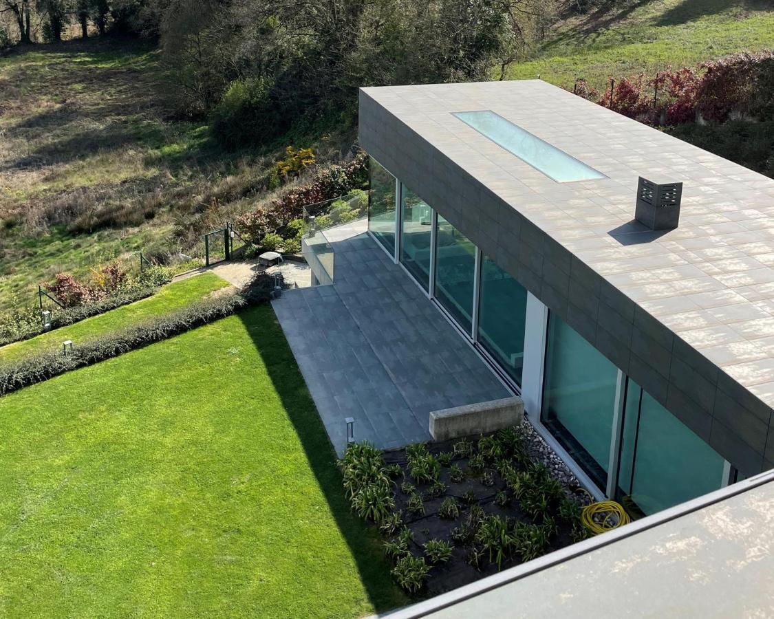 Tres Prismas Exclusive Villa Sarria Exterior photo
