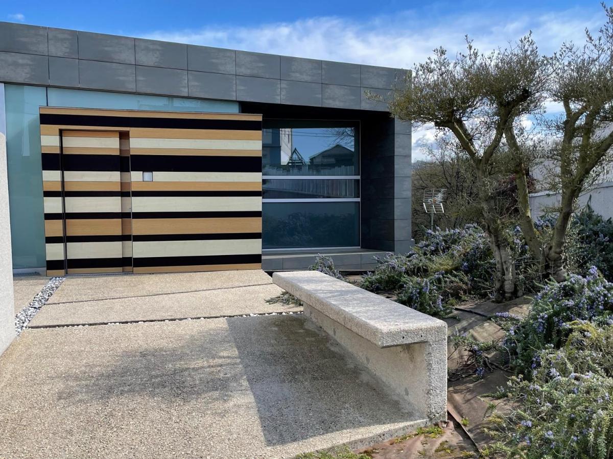 Tres Prismas Exclusive Villa Sarria Exterior photo