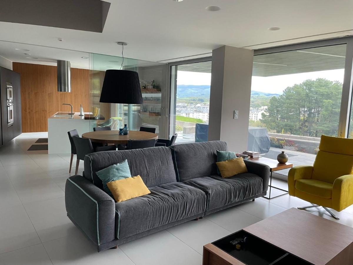 Tres Prismas Exclusive Villa Sarria Exterior photo