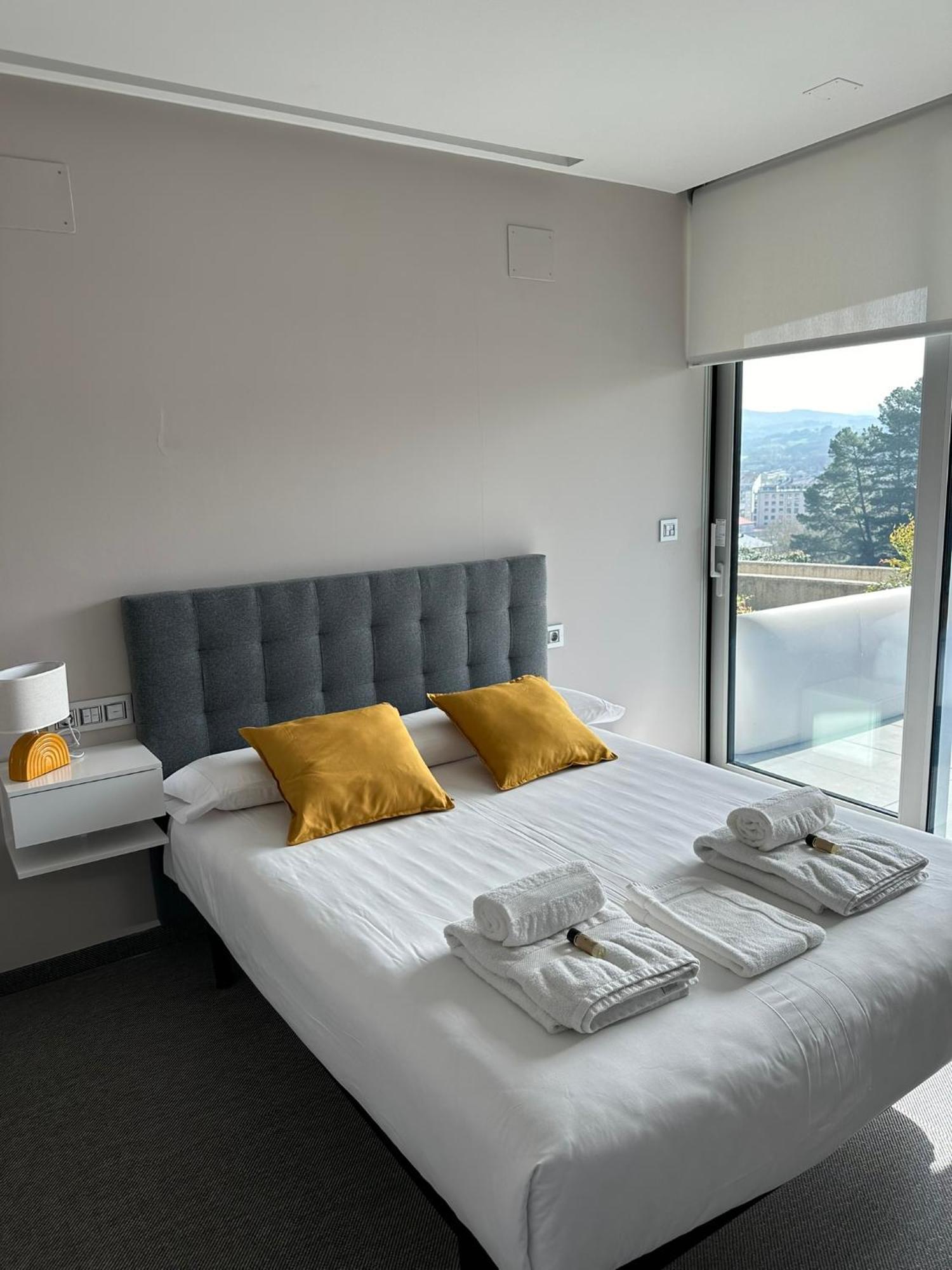 Tres Prismas Exclusive Villa Sarria Exterior photo