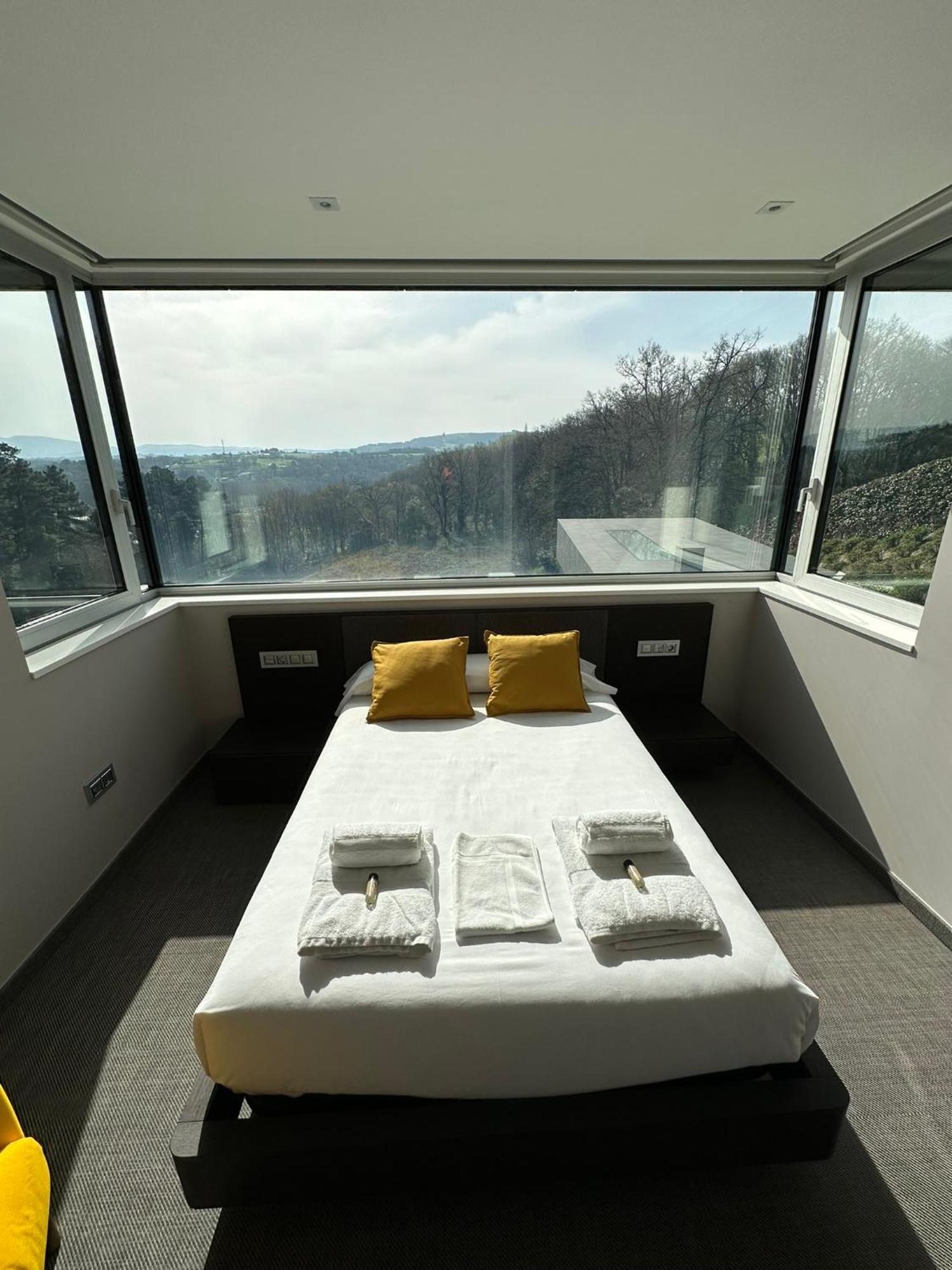 Tres Prismas Exclusive Villa Sarria Exterior photo